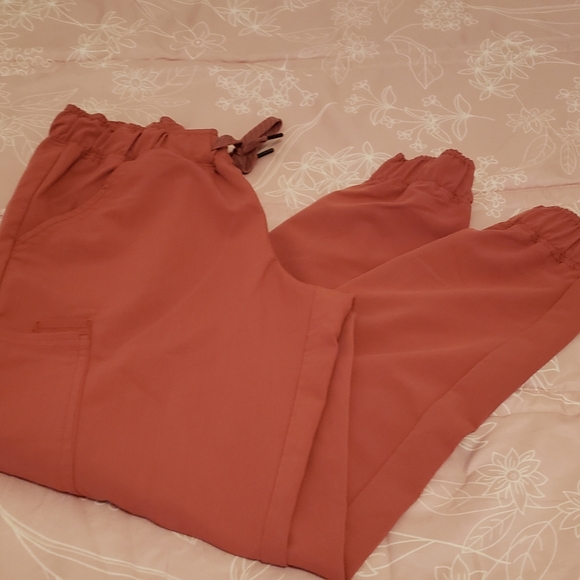 Scrub set - Picture 2 of 4